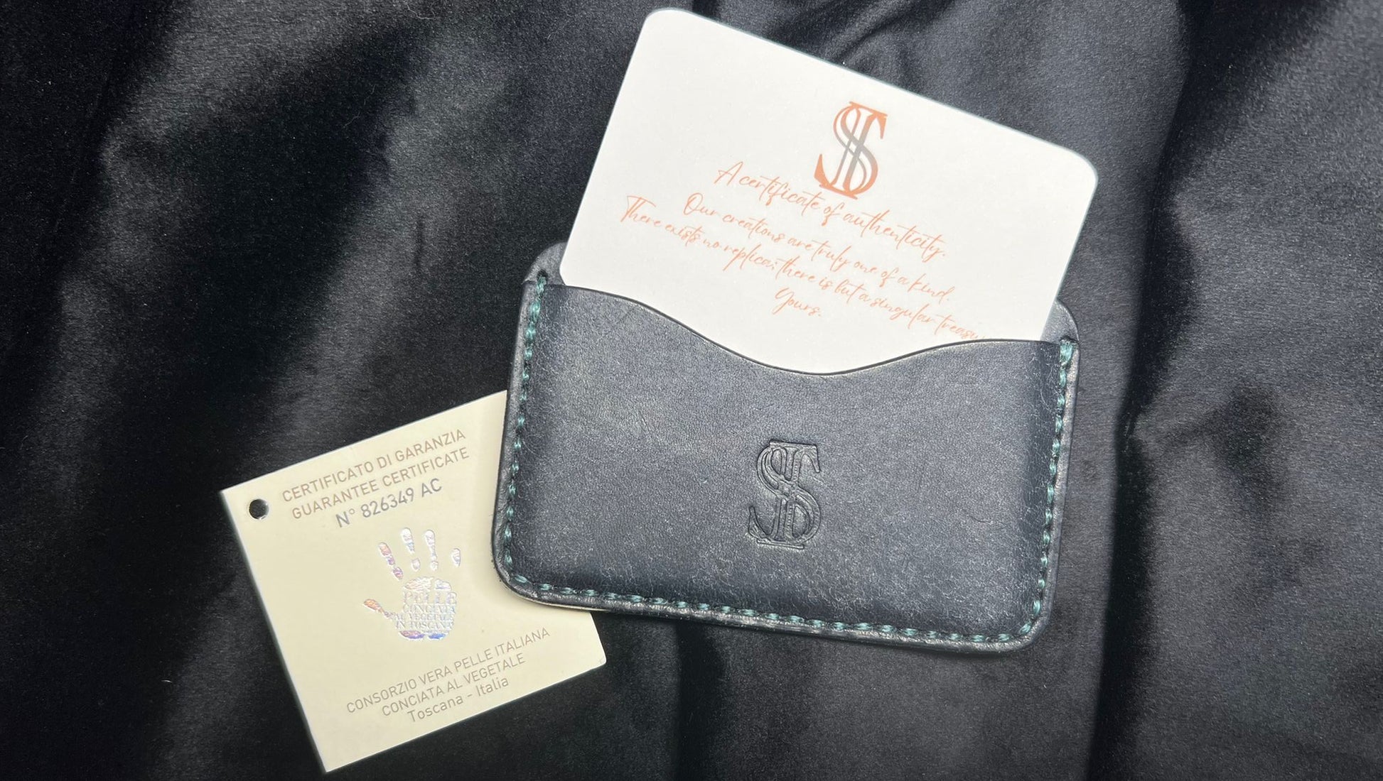 The Elite Curve Leather Card Holder - S&I Sticker Store